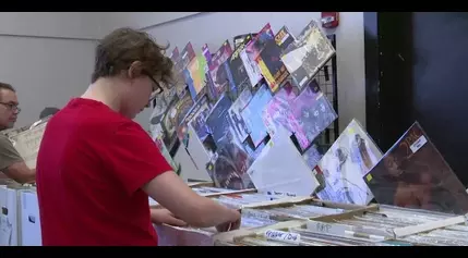 Music lovers gather once again at South Bend Record Show