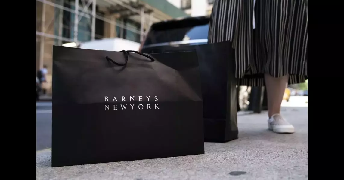 Fashionistas rejoice! Barneys is coming back to Manhattan