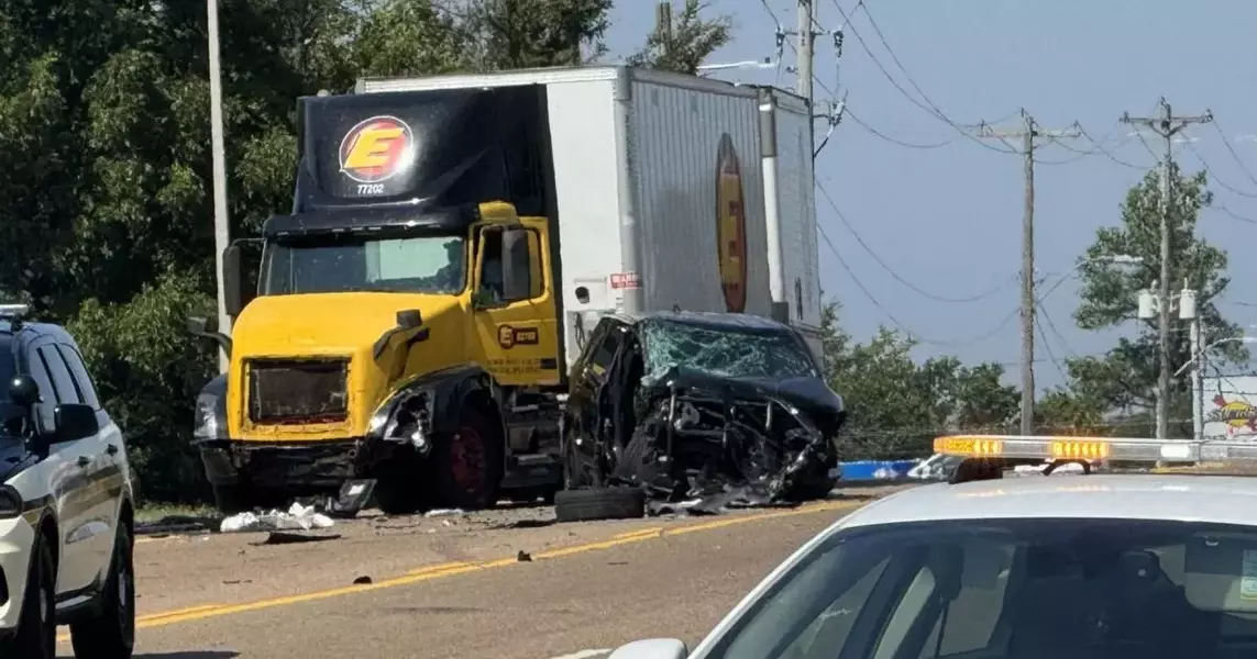 One person dead after a car crash in Southeast Memphis, police say