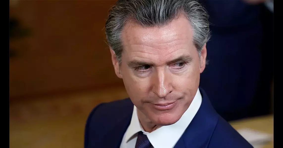 Newsom signs package to curb smash-and-grab robberies, car thefts