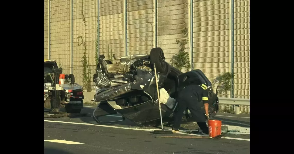 Flipped car creates delays on I-395 near Alexandria