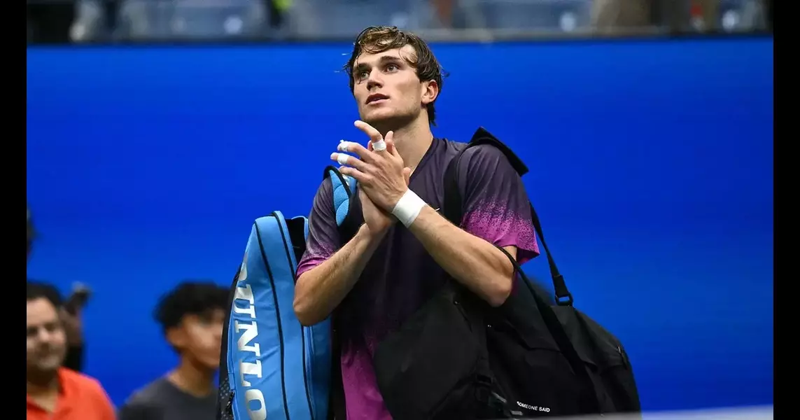 British tennis star Jack Draper vomits during dramatic US Open semifinal loss, Jannik Sinner advances