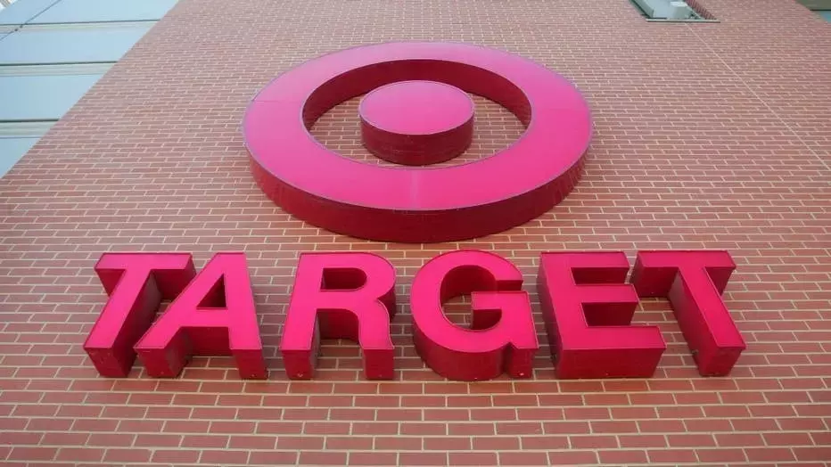 Watch: 8-year-old girl takes mom’s car for Target run, police find her shopping