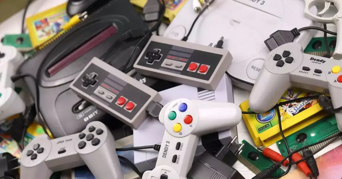 Italian authorities bust a  million video game trafficking ring — criminals smuggled pirated games and bootleg consoles from China