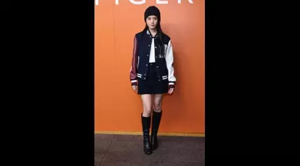 Jisoo’s Mini Skirt & Boots at NYFW Are Perfect Fall Outfit Inspo