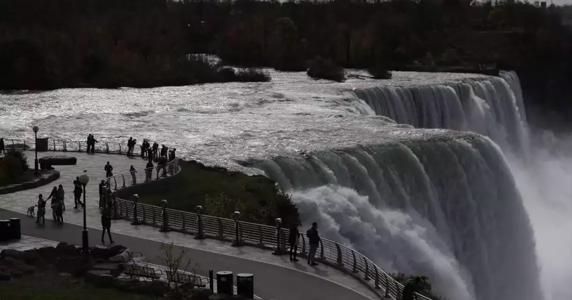 Tragic Plunge: The Heartbreaking Story of a Mother's Final Act at Niagara Falls