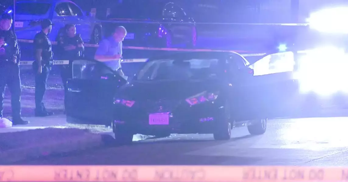 Fort Worth shooting: 1 killed while sitting in car