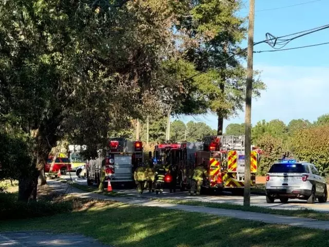 Clarkston Police respond to overturned car on East Ponce de Leon Avenue