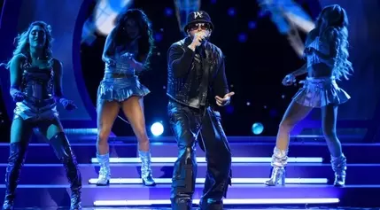 Yandel Electrifies at 2024 Billboard Latin Music Awards With Hits From New Album ‘ELYTE’