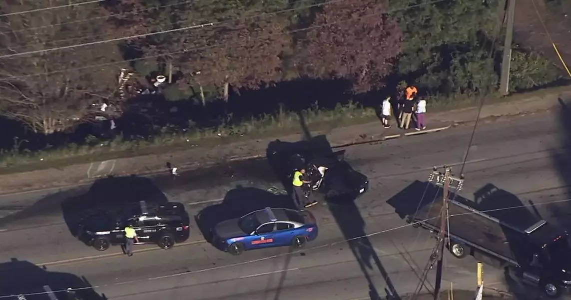 Witnesses say serious car crash in DeKalb County started as a police chase