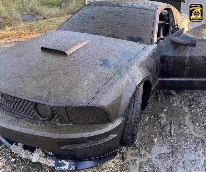 Sunken Secrets: The Mysterious Case of the Stolen Mustang in the Ross Barnett Reservoir