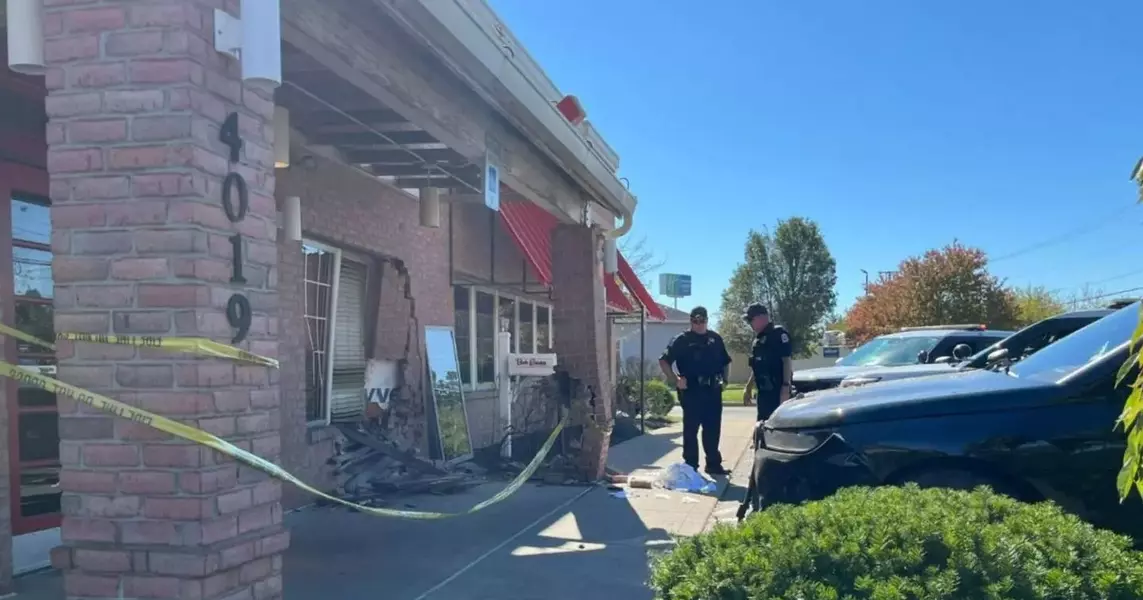 2 children, driver hurt after car crashes into Bob Evans in Ohio