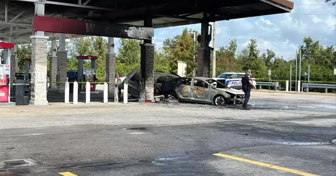 Car crashes into Orlando gas station pumps, 1 person seriously hurt, firefights say