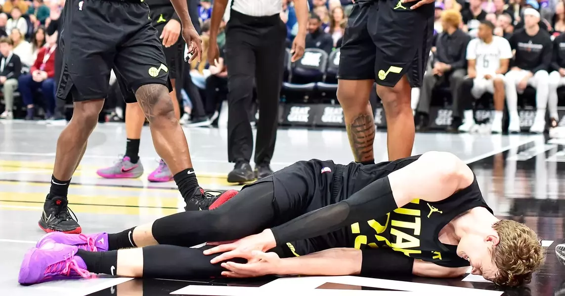 Lauri Markkanen's Left Knee Injury Forces Him to Leave the Game