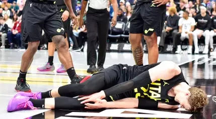 Lauri Markkanen's Left Knee Injury Forces Him to Leave the Game