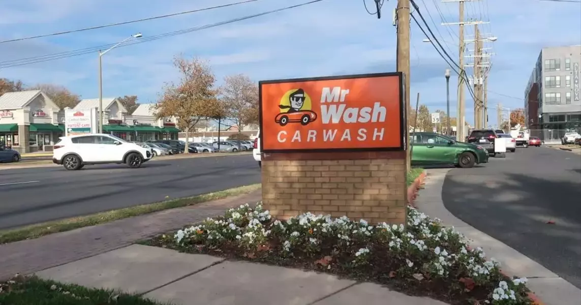 Honoring Those Who Serve: Mr. Wash's Patriotic Gesture