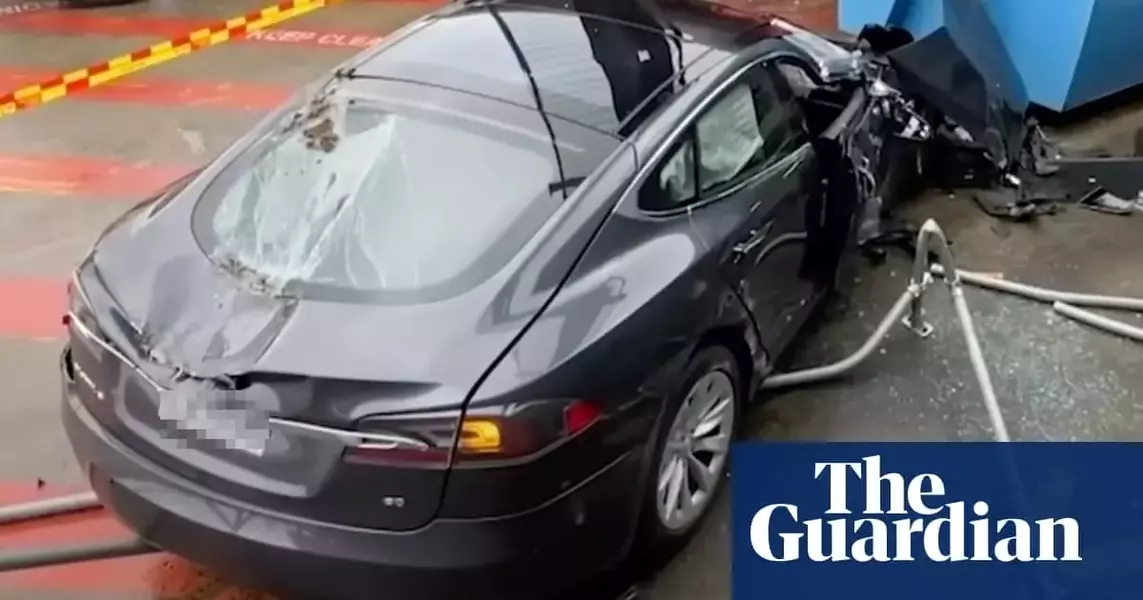 Tesla Crashes into 3 Cars, Drives off Sydney Shopping Centre Rooftop