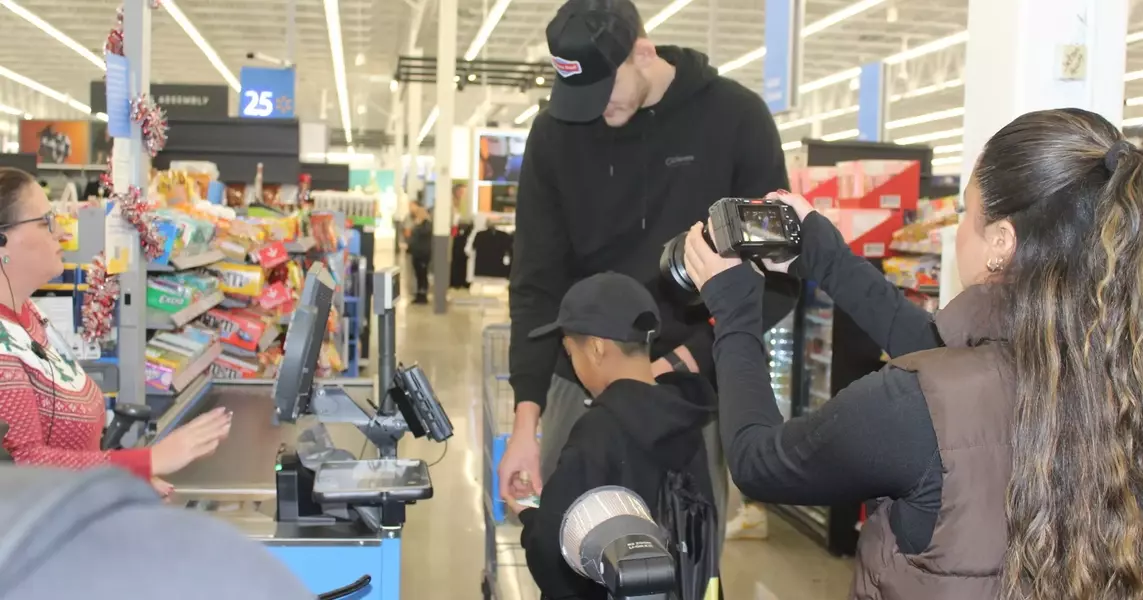 Christmas Joy: Utah Jazz Star Walker Kessler Brings Holiday Cheer to Midvale Boys & Girls Club