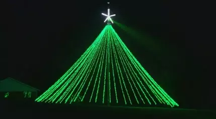 Norman's Downs Family Christmas Light Show Illuminates Hunger Relief Efforts